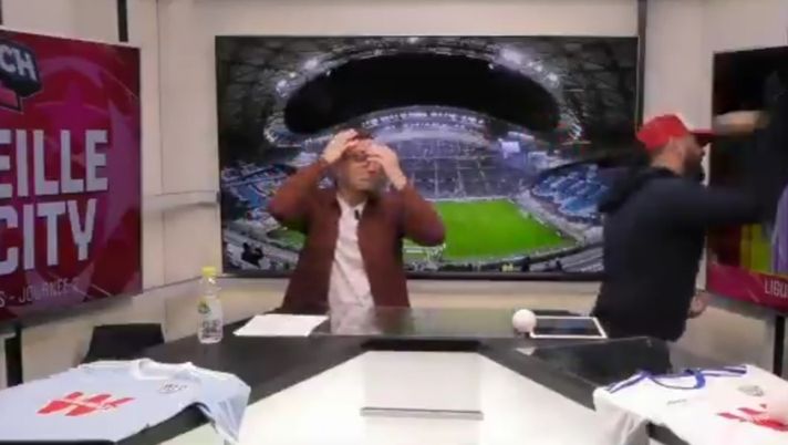 Il Manchester City segna ancora e l’opinionista super tifoso del Marsiglia spacca il televisore in diretta!