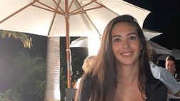 Metti una sera a cena… La scollatura di Majooh Barbeito è puro spettacolo