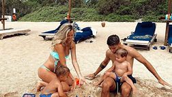 Alvaro Morata e Alice Campello, giornata da genitori in spiaggia con i gemelli