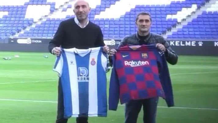 Lapsus Valverde: si mette al posto del tecnico Espanyol e la foto pre-derby deve essere ripetuta…