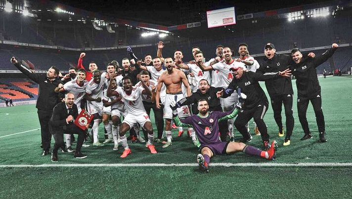 Derby a Sofia fra i due CSKA: niente scritta CSKA 1948 sullo schermo gigante, ma solo “Ospiti”