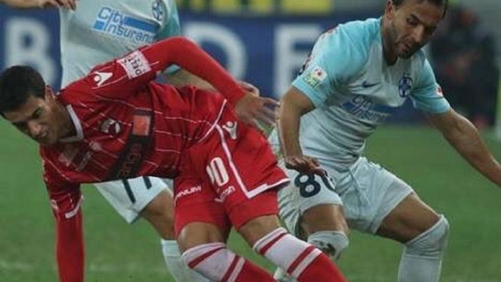 Nervi tesi a Bucarest: un giocatore in barella, un tifoso ferito e partita sospesa; derby eterno alla Dinamo, ko lo Steaua in 10