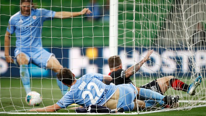 Ormai è gol ma Cox rimane a bocca asciutta: il miracolo del difensore del Melbourne City salva il risultato!
