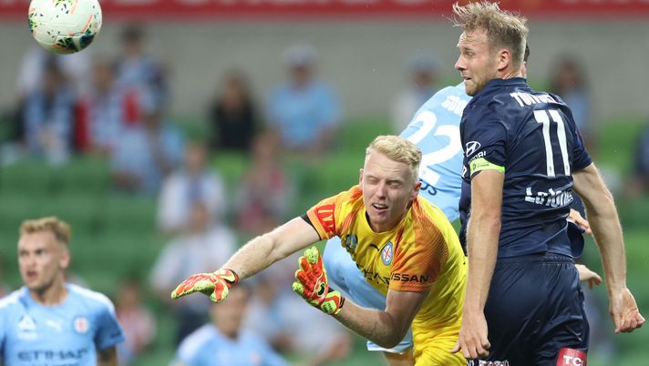 Che papera Tom Glover! Ma Melbourne City vince lo stesso il derby contro Melbourne Victory