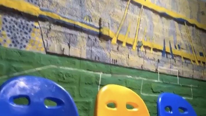 Una abitazione trasformata nella Bombonera: la pagina social “Minuto Boca” diventa virale
