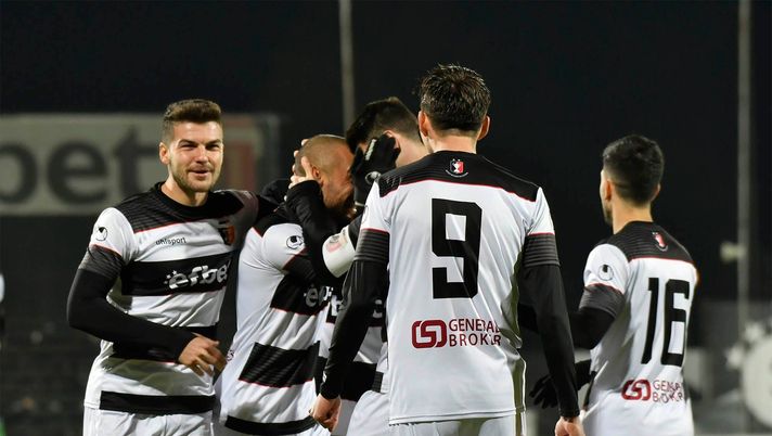Bulgaria, il derby perso 6-0 “sfascia” il Botev Plovdiv: l’allenatore si dimette e gli avversari continuano a far festa…