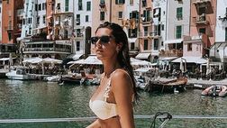 Valentina Vignali si gode il sole e il mare delle Cinque Terre: “La Liguria è…”