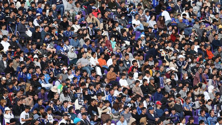 Il derby dell’impossibile: 3 professionisti contro 100 ragazzini entusiasti, e vincono i 3…!