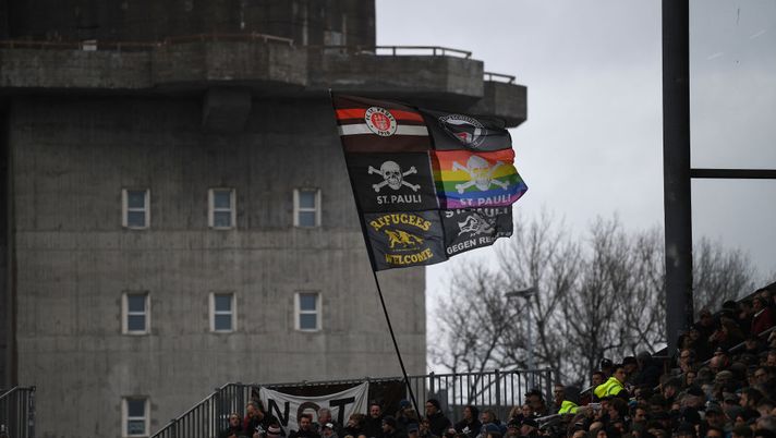 Derby di Amburgo: la marcia proibita dei tifosi St. Pauli – Il presidente: “Derby senza fumogeni? Impossibile”