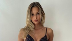 Viky Varga, il buongiorno è super sensuale. Lady Pellé in intimo fa iniziare la giornata al meglio