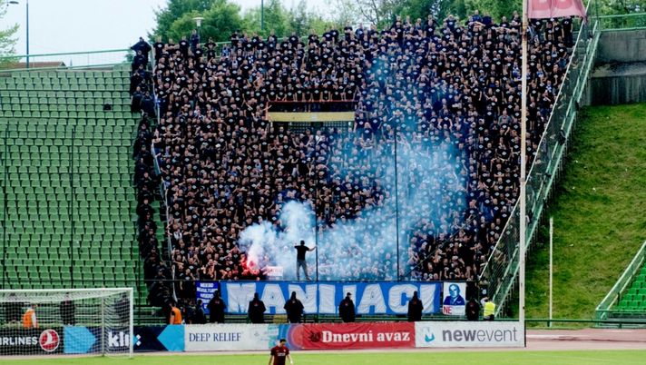 Quindici anni fa: il derby di Sarajevo sospeso perchè l’arbitro aveva colpito un giocatore…