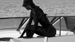 Zoe Cristofoli esagerata: lady Hernandez in bikini è uno spettacolo