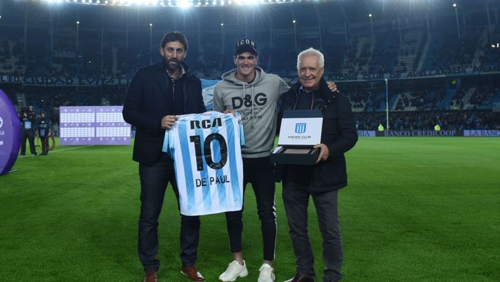 Racing Avellaneda, sui social è bufera: un referendum fra tifosi per convincere Diego Milito a rimanere nel club!