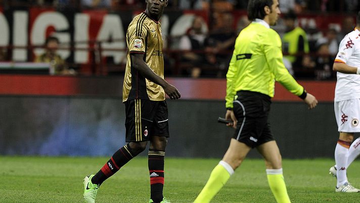 Maggio 2013, la prima partita sospesa per razzismo in Italia: Milan-Roma e Balotelli…