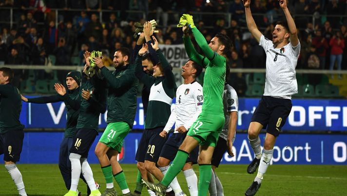 In attesa della nazione, c’è la Nazionale: Barbera e champagne a Palermo