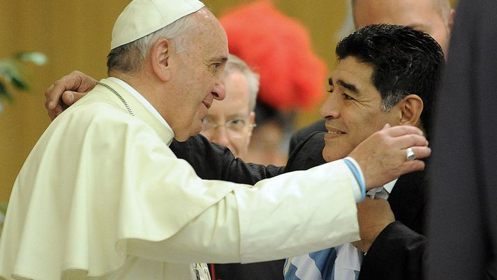 Ciao Diego: Maradona, è andato lassù il fratello di Papa Francesco