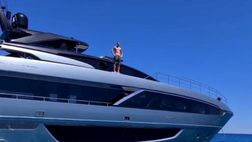 VIDEO / Il tuffo di Ibrahimovic da un mega yacht: “Leone a terra e squalo in mare”
