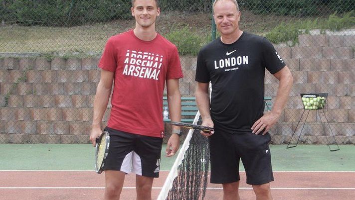 Essere una bandiera non basta: Mitchel, figlio di Dennis Bergkamp, non passa il provino all’Arsenal…