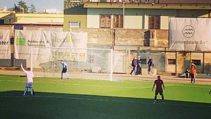 Tifosi anche sui terrazzi delle case, ma solo due espulsioni e niente gol: 0-0 fra Bitonto e Foggia