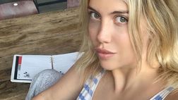 Wanda al lavoro tra le mura di casa: ma che outfit bollente. E il parrucchiere commenta…