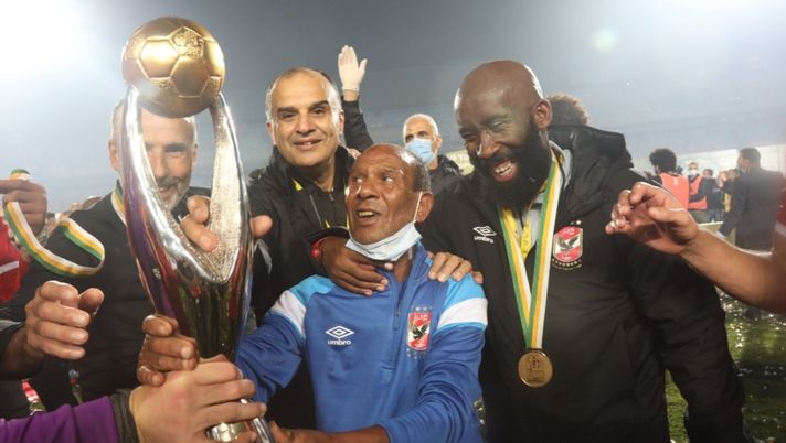 Vince il derby del Cairo e alza la Champions africana: l’Al Ahly dedica tutto al suo magazziniere, da 47 anni nel club