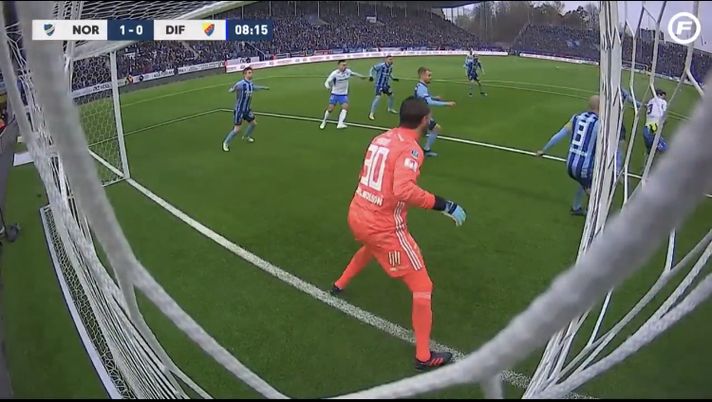 Djurgardens campione di Svezia: titolo vinto in rimonta dopo un gol avversario di fondoschiena…
