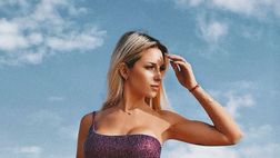 Agustina Gandolfo ha voglia d’estate e chiede ai fan: “In quale posto vorreste essere? Io…”