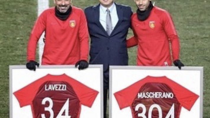 Lavezzi e Mascherano salutano il pubblico dell’Hebei Fortune. Ma il Pocho segna pure