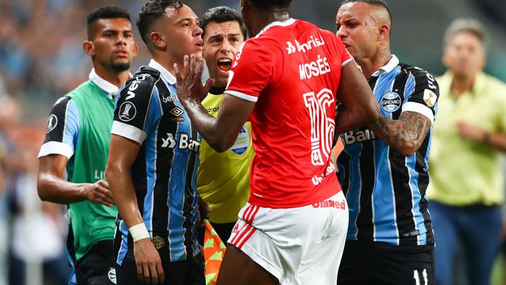 Porto Alegre, rissa derby Gremio-Internacional: il difensore Moises rischia la maxi-stangata