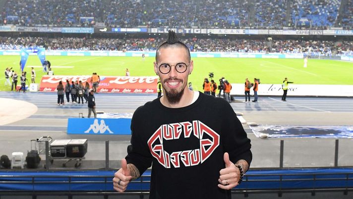 Verso l’anno nuovo, verso una vita nuova: ecco Hamsik portiere, e Dzemaili lo punzecchia!