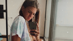 Selfie bollente per lady Cassano. Carolina Marcialis in super forma, lo scatto scuote il web