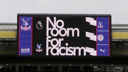 Giornalista inglese contro il razzismo: un bersaglio per le curve, ma alcuni club dicono no!