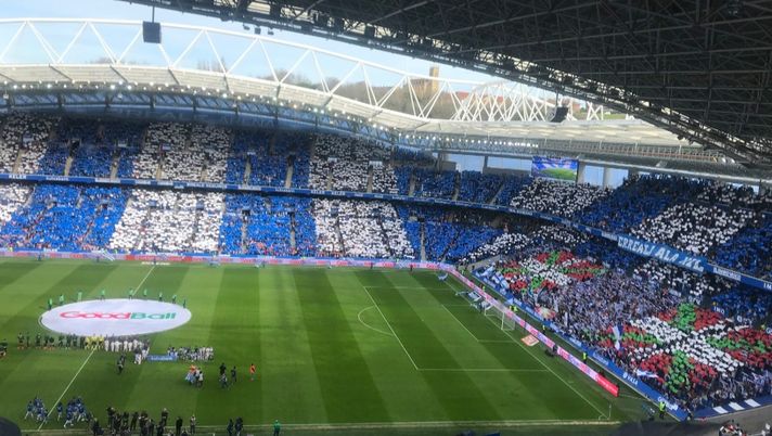 San Sebastian: record di pubblico e coreografia gigantesca Real Sociedad nel derby basco contro l’Athletic Bilbao