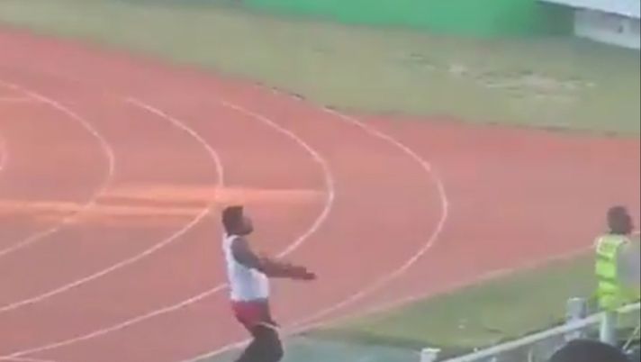 Bollenti spiriti a Zanzibar, batte la sua ex squadra e sbatte gli attributi in faccia ai suoi ex tifosi: squalificato 6 mesi!