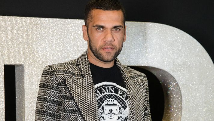 Social, Dani Alves attacca il giornalista di un sito brasiliano: “Non sono un veterano, lo sarà semmai tuo cugino”