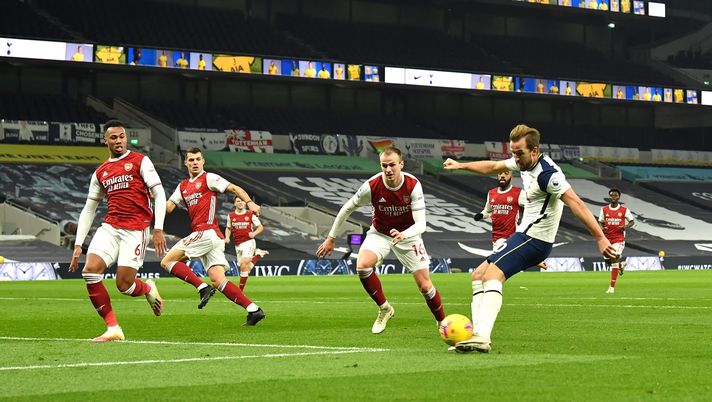 Tottenham in vetta grazie alle perle di Son e Kane: Arsenal piegato nel North London Derby davanti a 2000 tifosi