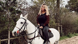 Wanda Nara amante della natura: uscita a cavallo per Lady Icardi. “Ho trovato…”
