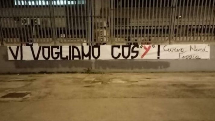Striscioni, i tifosi foggiani rispondono ai baresi: avete perso il derby, noi i nostri li vogliamo cosY….