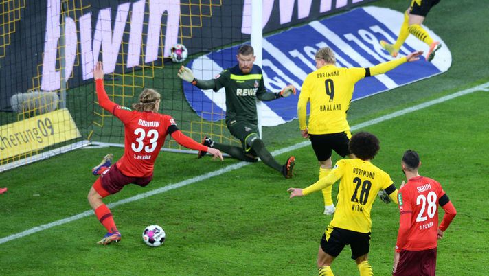 Ma allora Haaland è “umano”: ormai era gol ma lui sbaglia…e il Borussia Dortmund perde a Colonia!