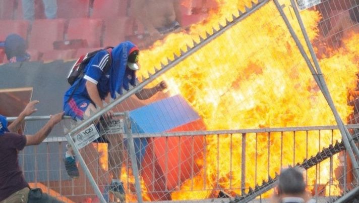 Tragedia sfiorata a Santiago del Cile: 0-0 in copa Libertadores ma fiamme allo Stadio Nazionale