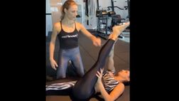 VIDEO / Elisabetta Canalis, workout per un fisico da urlo