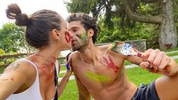 VIDEO / Allegra Luna posa per una nuova collezione, Candreva non riesce a trattenere…