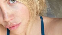 Scatto in costume per Wanda Nara: décolleté da paura per Lady Icardi e una frase…
