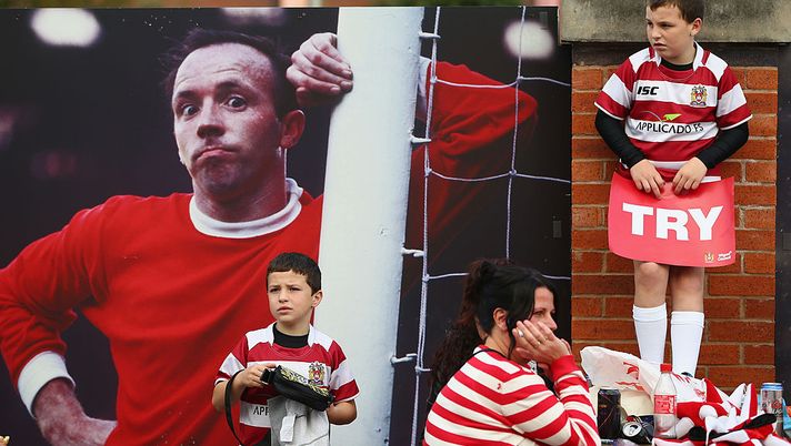 Caso Nobby Stiles, Premier League: “Stop ai colpi di testa in allenamento se portano a lungo andare alla demenza”