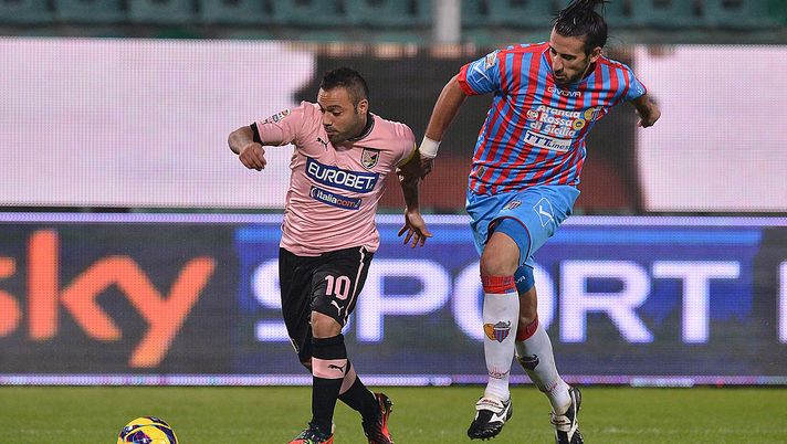 Palermo senza giocatori in panchina nel derby e i social si sbizzarriscono: “Dovevamo fare entrare Miccoli…”