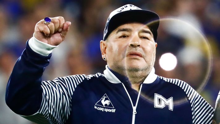 Diego Maradona sostiene Napoli: “L’Italia e la città parte della mia vita, napoletani vi voglio bene”