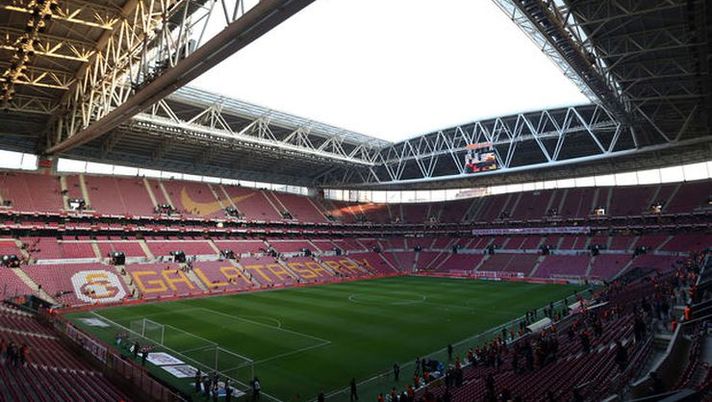 Il Galatasaray al comune di Istanbul: disinfettate lo stadio prima del derby contro il Besiktas!