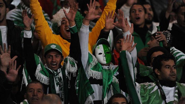 Il direttore d’orchestra del tifo: al derby di Casablanca un allenatore anche per curva e coreografie!
