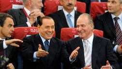 Berlusconi cult, eccolo mentre declama la sua “mediana” e i suoi “Immortali”…