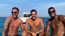 Aquilani in vacanza, giornata di mare insieme a Boateng: “Saremo sempre solo ragazzi”